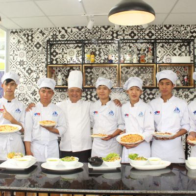 Lớp Bếp Âu Cơ Bản